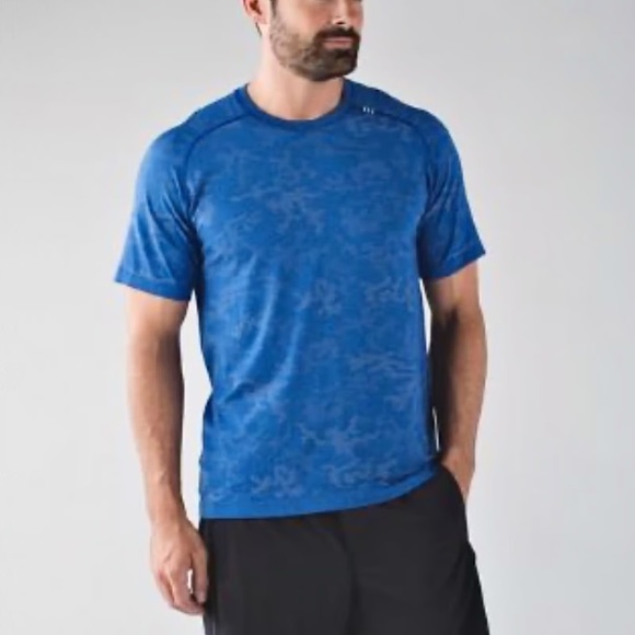LULULEMON Metal Vent Tech Short Sleeve in Blue Camo Size L - Picture 1 of 7